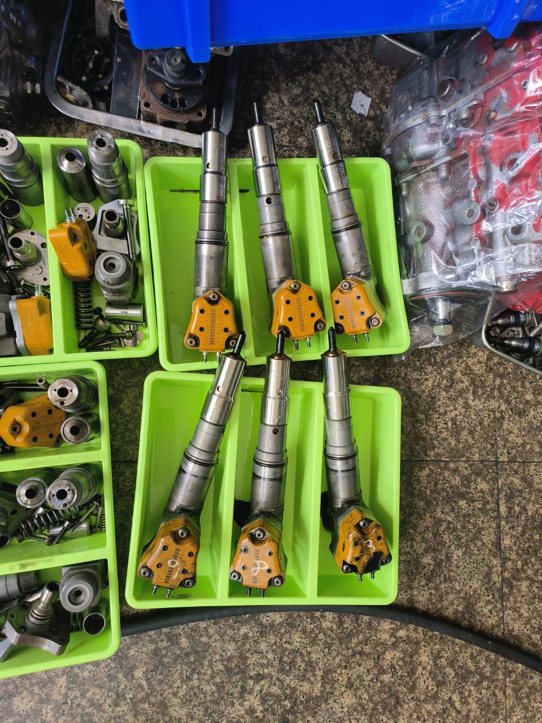 งานถอดตรวจเช็กและเทียบสเปกชุดหัวฉีด HEUI